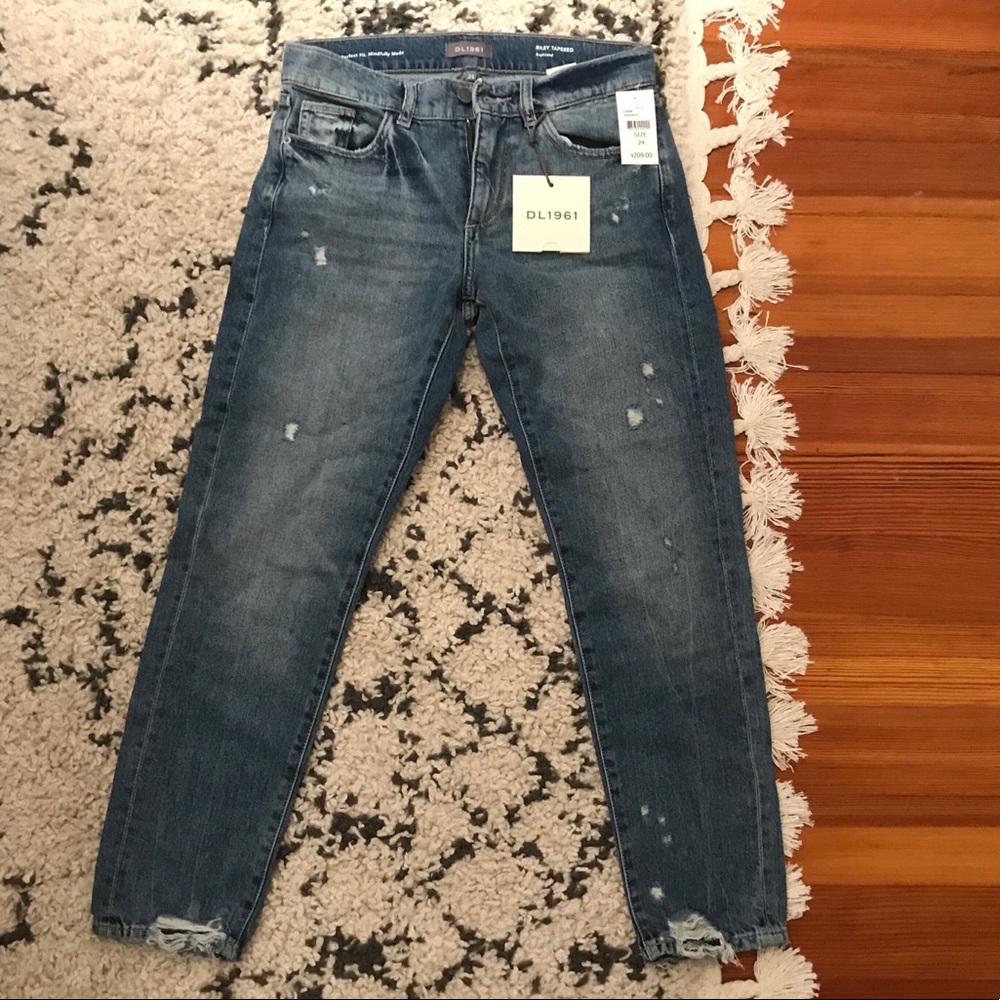 DL1961 Riley Tapered Boyfriend Jeans